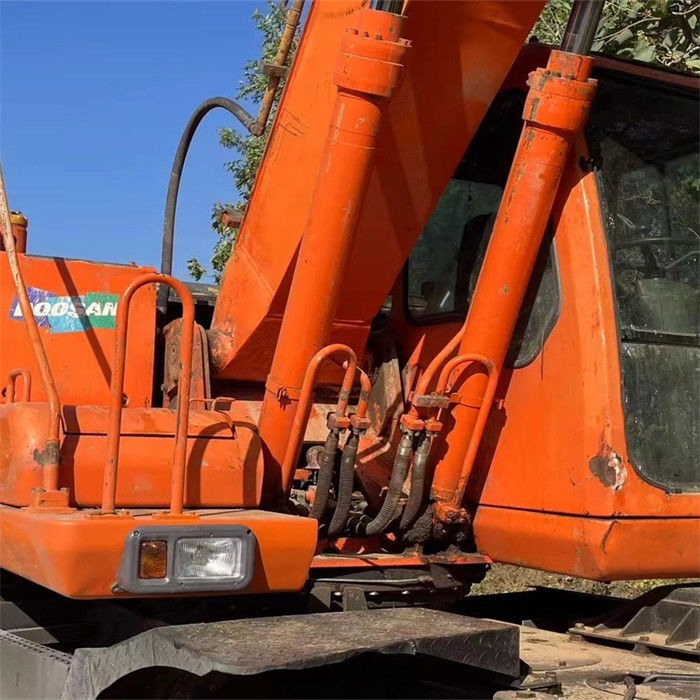 कम कीमत 22 टन इस्तेमाल किया कोरियाई पहिया खुदाई Doosan DX 210W-7 कम काम के घंटे के साथ