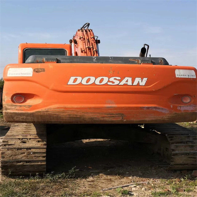 22 टन काम के लिए तैयार और अनुभवी इस्तेमाल किया कोरिया आयातित Doosan DX 225 LC अच्छी स्थिति में