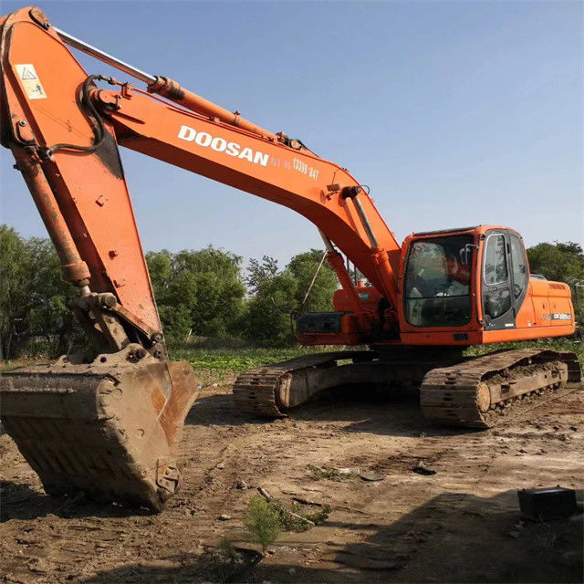 22 टन काम के लिए तैयार और अनुभवी इस्तेमाल किया कोरिया आयातित Doosan DX 225 LC अच्छी स्थिति में