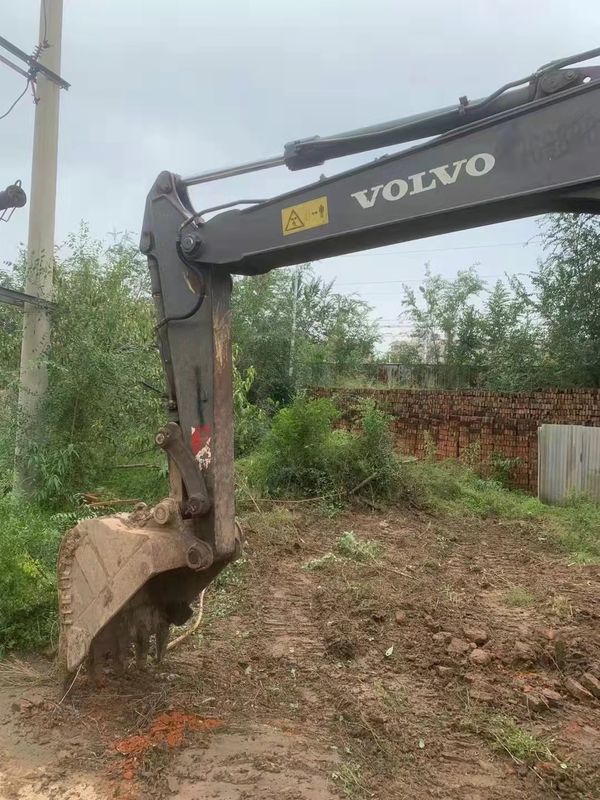 स्वीडन ने उच्च गुणवत्ता वाली वोल्वो EC80D क्रॉलर खुदाई मशीन आयात की लगभग नई 100% तैयार
