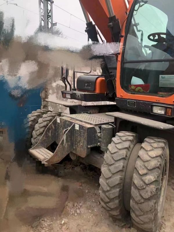 15 टन कोरिया ने आयात किया 90% नया Doosan DX 140W उच्च गुणवत्ता और सर्वोत्तम प्रदर्शन के साथ इस्तेमाल किया पहिया खुदाई बिक्री के लिए