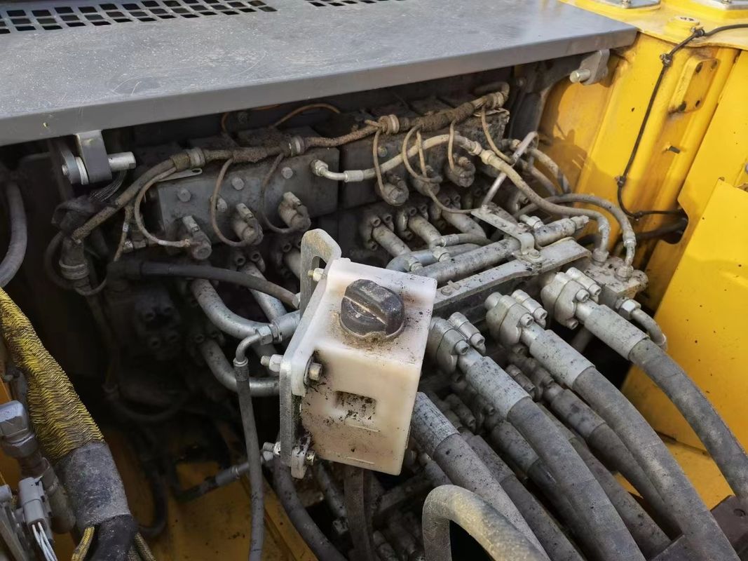 इस्तेमाल किया Liebherr R966 काम के लिए तैयार और अच्छी स्थिति में अनुभवी जर्मन आयातित