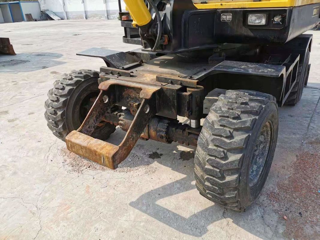 6 टन का काम करने के लिए तैयार कोरिया आयातित हुंडई R60-7 प्रयुक्त पहिया खुदाई मशीन