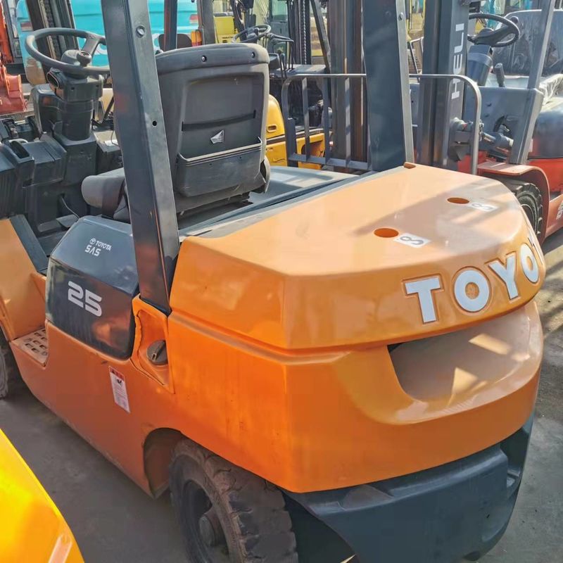 जापान इस्तेमाल किया कॉम्पैक्ट इलेक्ट्रिक फोर्कलिफ्ट TOYOTA 2.5 टन फोर्कलिफ्ट इंजन शक्ति