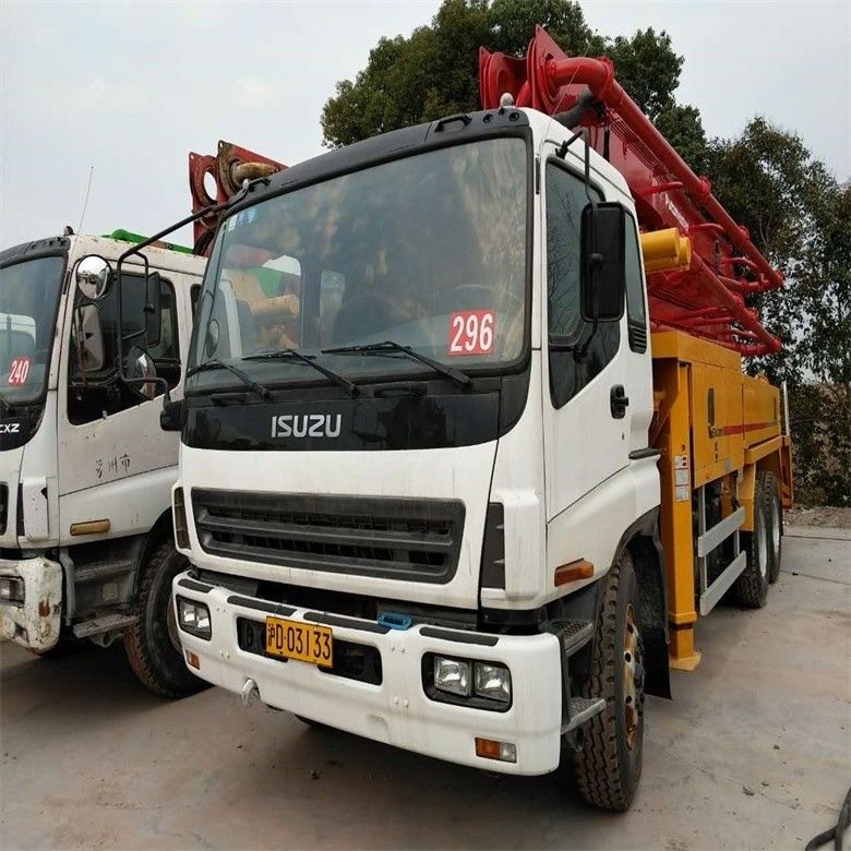पीला प्रयुक्त चेसिस पुट्ज़माइस्टर कंक्रीट पंप ट्रक 37 मीटर 12M3/H उत्पादकता के साथ