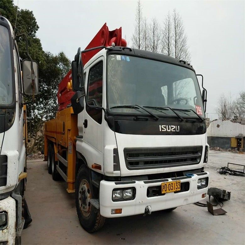 पीला प्रयुक्त चेसिस पुट्ज़माइस्टर कंक्रीट पंप ट्रक 37 मीटर 12M3/H उत्पादकता के साथ