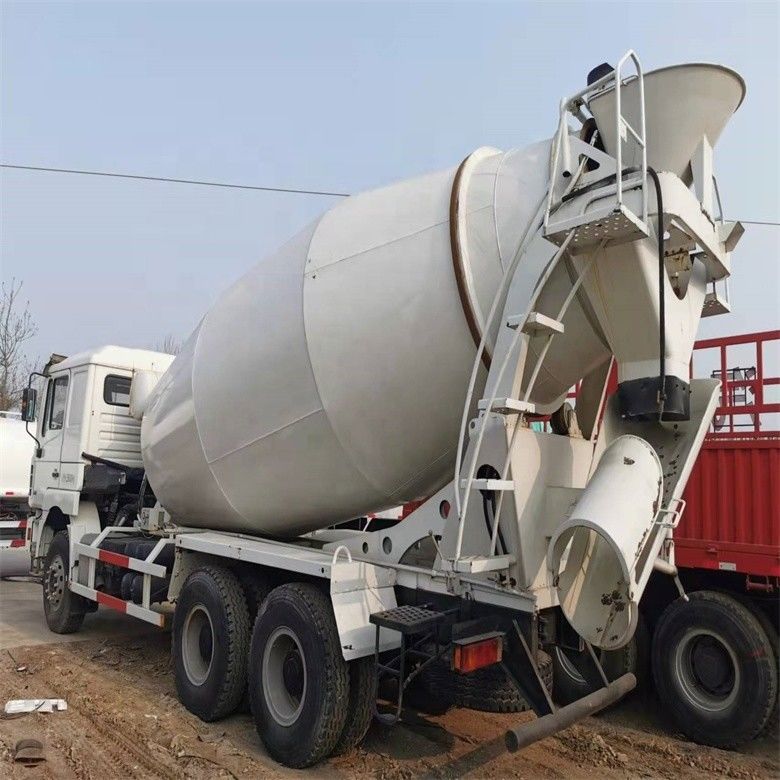 सेकंड हैंड शैकमैन F3000 कंक्रीट सीमेंट मिक्सर ट्रक 20r/min मिक्सिंग ड्रम गति के साथ