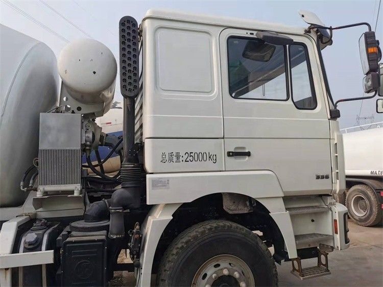 सेकंड हैंड शैकमैन F3000 कंक्रीट सीमेंट मिक्सर ट्रक 20r/min मिक्सिंग ड्रम गति के साथ