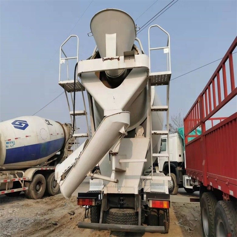 सेकंड हैंड शैकमैन F3000 कंक्रीट सीमेंट मिक्सर ट्रक 20r/min मिक्सिंग ड्रम गति के साथ