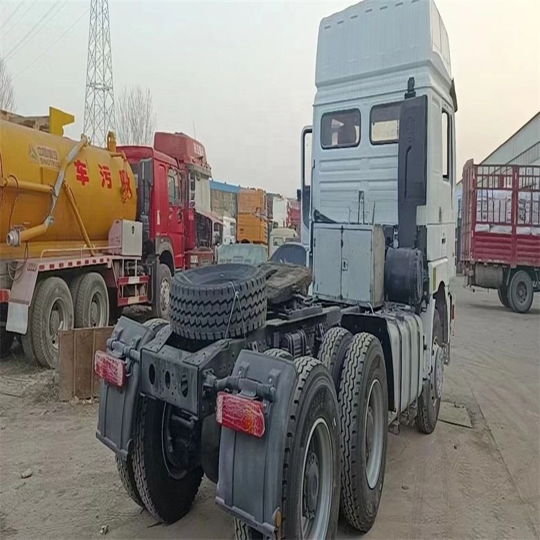 सेकंड हैंड शैकमैन 6 X 4 एडीई X3000 सामान्य ड्राइवर की सीट और मैनुअल ट्रांसमिशन के साथ