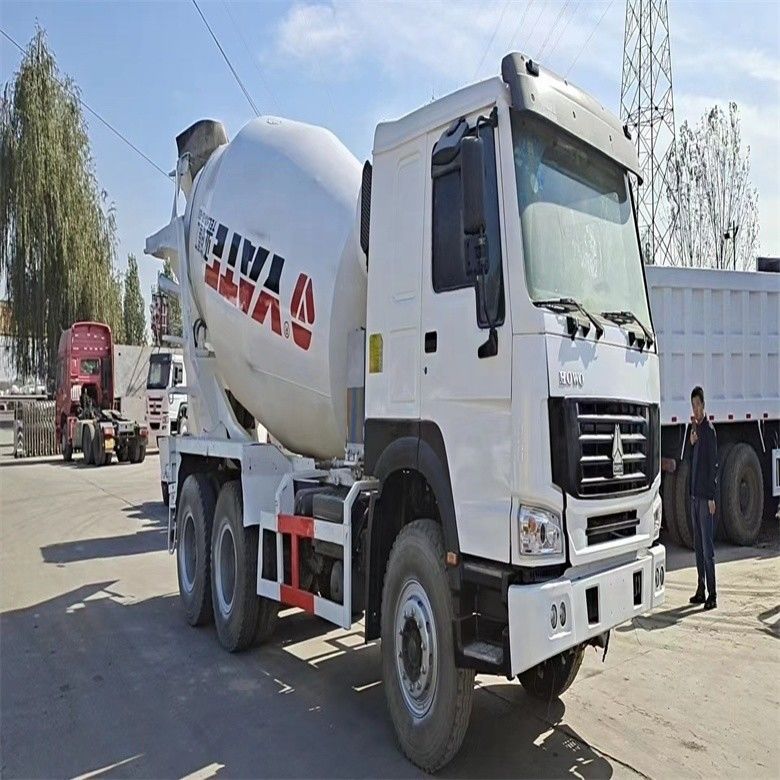 7M3/घंटा उत्पादकता इस्तेमाल किया HOWO कंक्रीट मिक्सर ट्रक 6*4 371HP 375HP अच्छी स्थिति में
