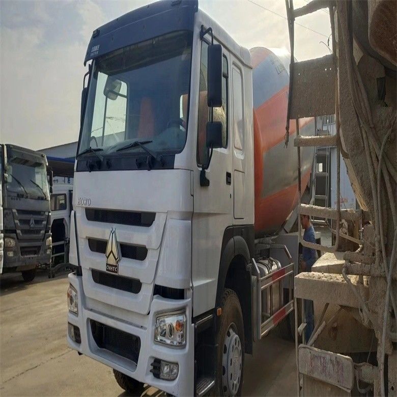7M3/घंटा उत्पादकता इस्तेमाल किया HOWO कंक्रीट मिक्सर ट्रक 6*4 371HP 375HP अच्छी स्थिति में