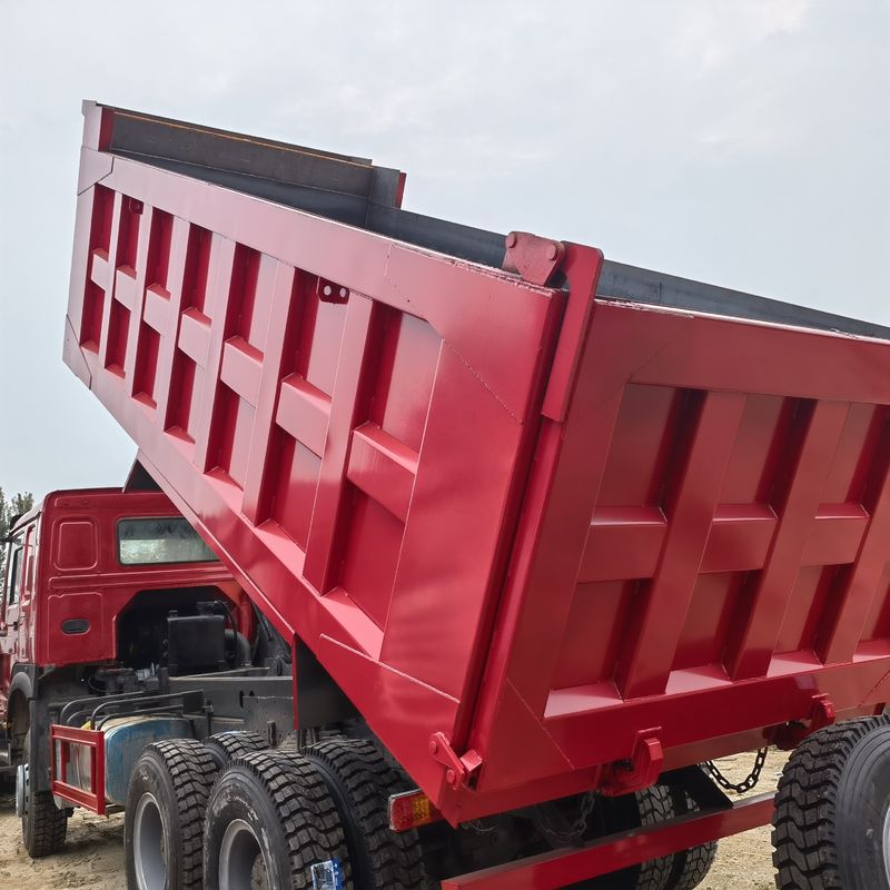 सेकंड हैंड 371hp डंप ट्रक प्रयुक्त होवो 6x4 टिपर ट्रक मल्टीमीडिया सिस्टम के साथ 10 पहिया