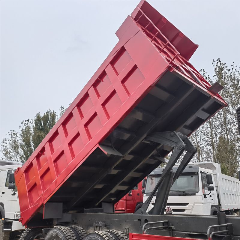 सेकंड हैंड 371hp डंप ट्रक प्रयुक्त होवो 6x4 टिपर ट्रक मल्टीमीडिया सिस्टम के साथ 10 पहिया