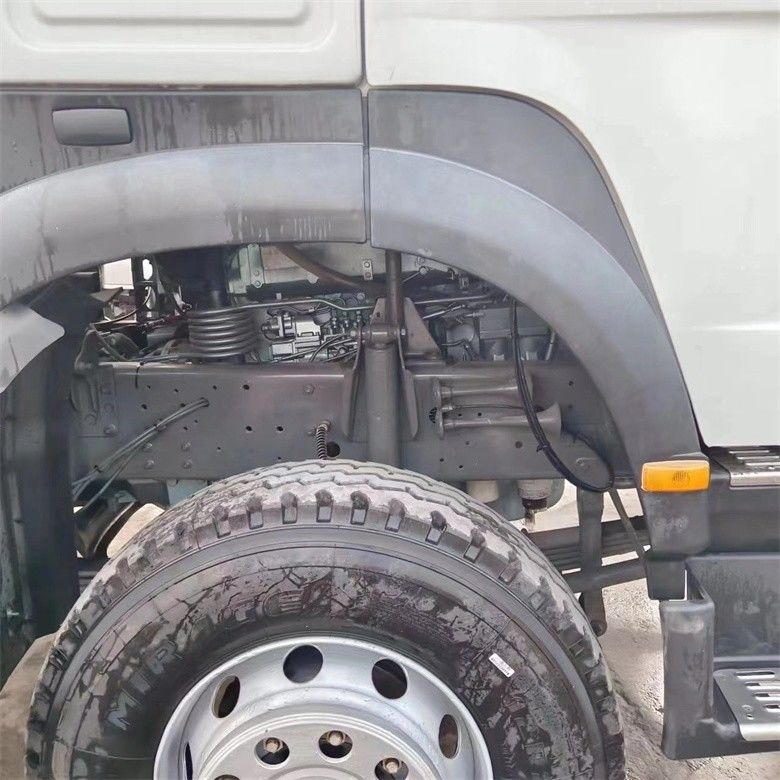 मल्टीमीडिया सिस्टम 6x4 Howo डंप ट्रक Sinotruck 371 LHD और बाएं स्टीयरिंग के साथ सुसज्जित