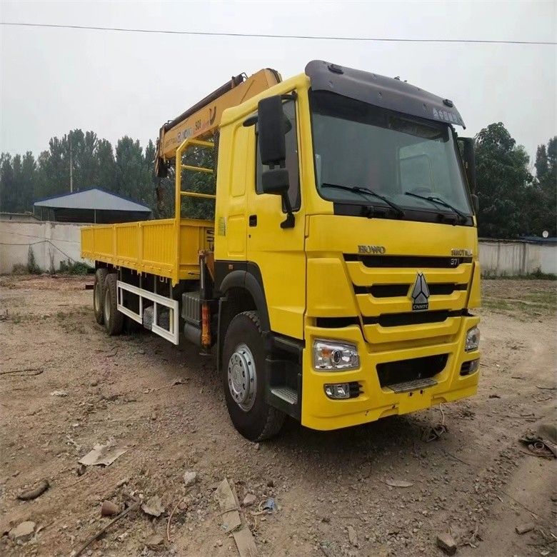 मूल हाइड्रोलिक सिलेंडर के साथ Sinotruk WD615 इंजन मॉडल 10 टन ट्रक घुड़सवार क्रेन