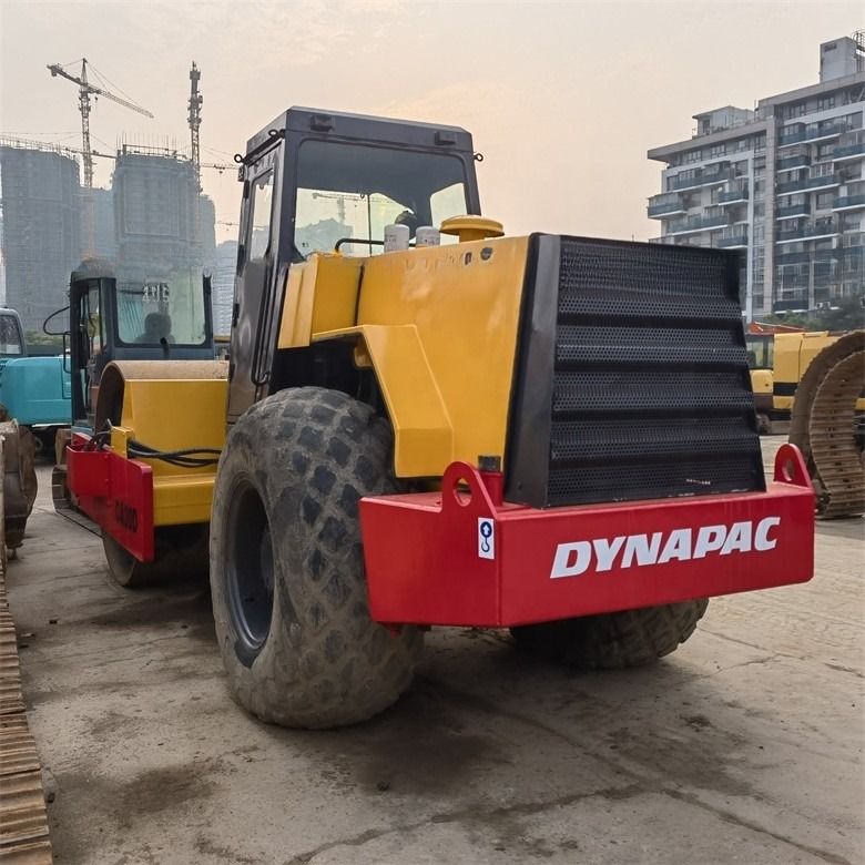 40KN उत्तेजक बल Dynapac CA30D सड़क मरम्मत के लिए एकल ड्रम रोलर