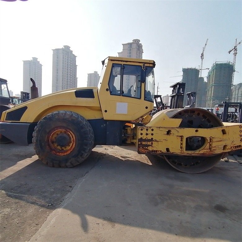 2000-2100 कार्य घंटों के साथ BW 226DH-4 कॉम्पैक्टर बोमैग द्वारा प्रचलित महान लोकप्रियता