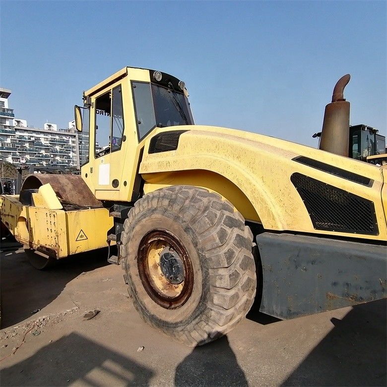 2000-2100 कार्य घंटों के साथ BW 226DH-4 कॉम्पैक्टर बोमैग द्वारा प्रचलित महान लोकप्रियता