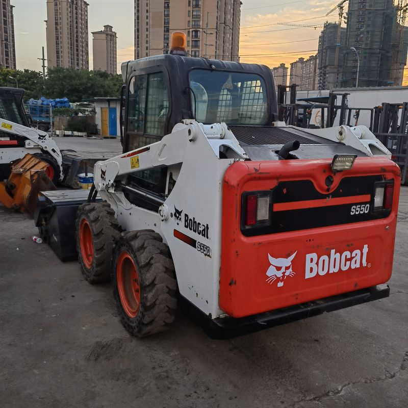 चलती व्हील स्किड-स्टियर लोडर BOCAT S550 निर्माण कार्य के लिए प्रयुक्त लोडर