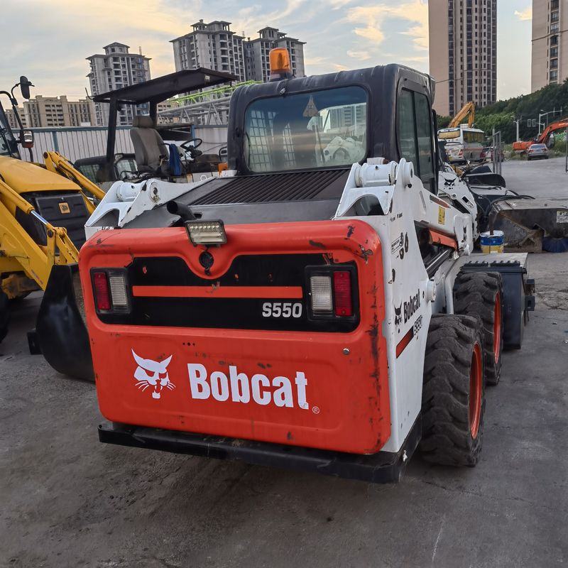 चलती व्हील स्किड-स्टियर लोडर BOCAT S550 निर्माण कार्य के लिए प्रयुक्त लोडर