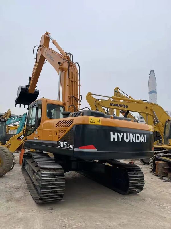 30 टन काम के लिए तैयार और अनुभवी इस्तेमाल किया कोरिया आयातित Hyundai 305 अच्छी स्थिति में