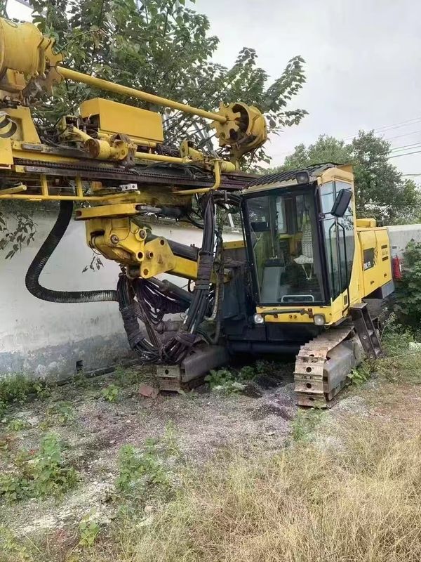 बिक्री के लिए प्रयुक्त एटलस कोप्को आरओसी एफ 9 रॉक ड्रिलिंग रिग। उच्च गुणवत्ता वाली सेकंड-हैंड एटलस कोप्को ड्रिलिंग मशीन