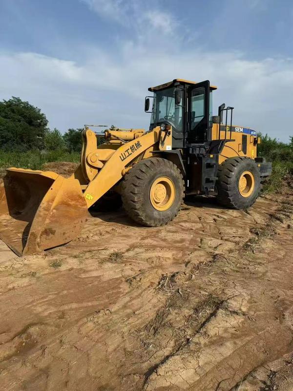 इस्तेमाल किया गया SEM653D व्हील लोडर 5 टन बिक्री के लिए दुनिया भर में निर्यात के लिए तैयार